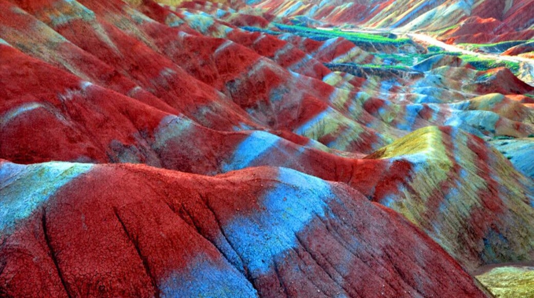 “The eye candy of Zhangye”——#Zhangye Danxia Landform Geopark,Rainbow Mountains of China.
https://twitter.com/Beautifulgx
