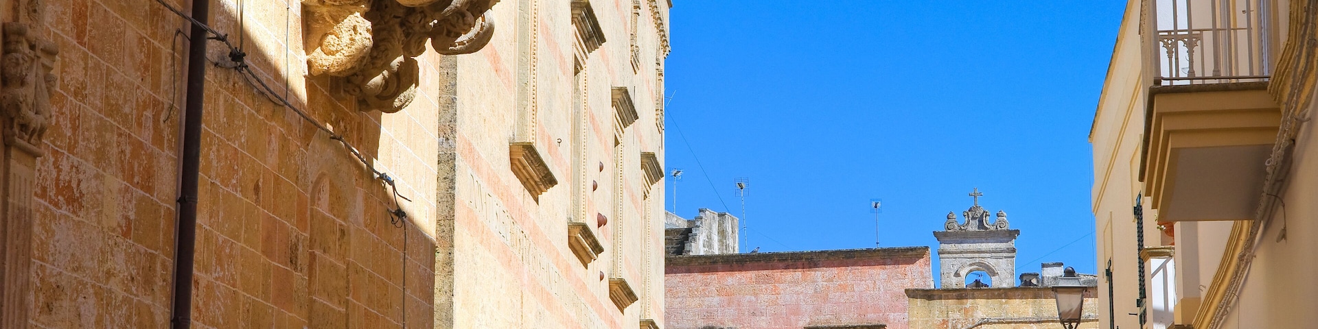 Alleyway. Alessano. Puglia. Italy.