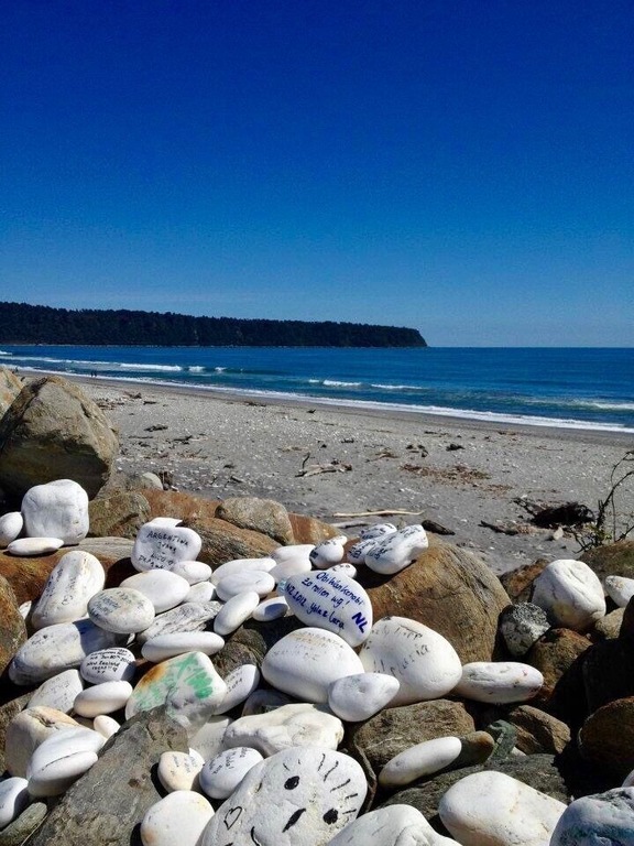 Write your name on one of the white pebbles on Bruce Bay's beach⛱
#BeachBound
#Aquatrove