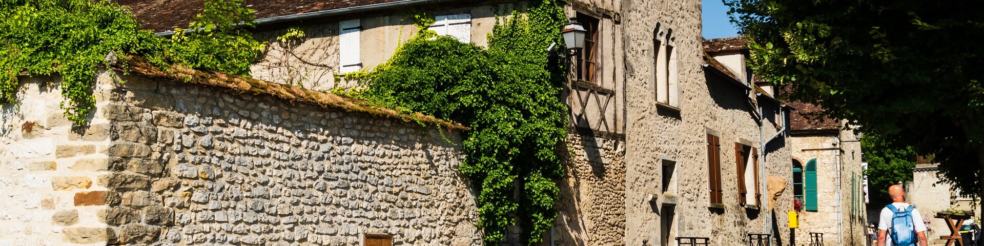 Una strada in Provins in Francia