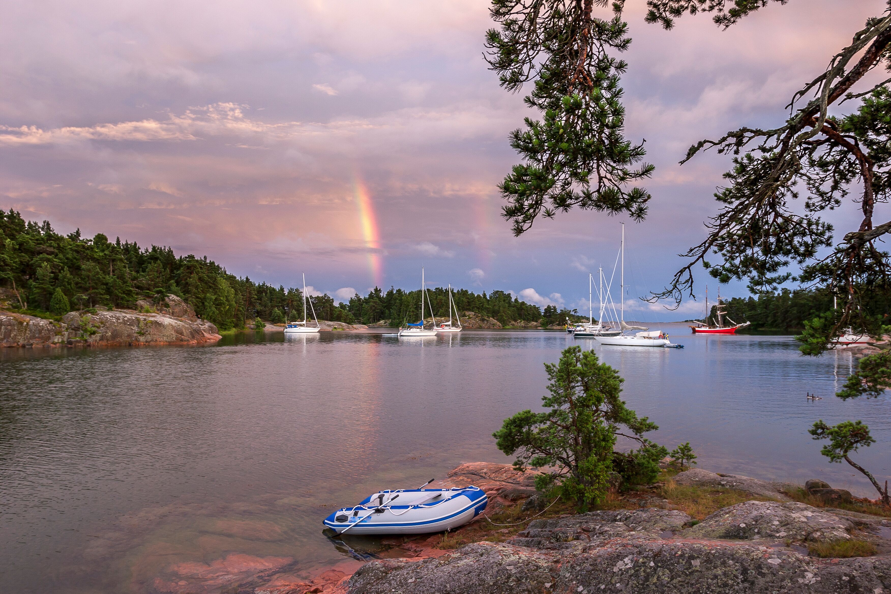sailing yachts anchoring in äpskär, Stora kalvö in the valdemarsvik skärgard, swedish east coast, Scandinavia