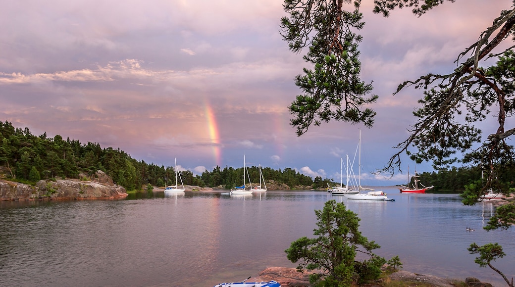 sailing yachts anchoring in äpskär, Stora kalvö in the valdemarsvik skärgard, swedish east coast, Scandinavia