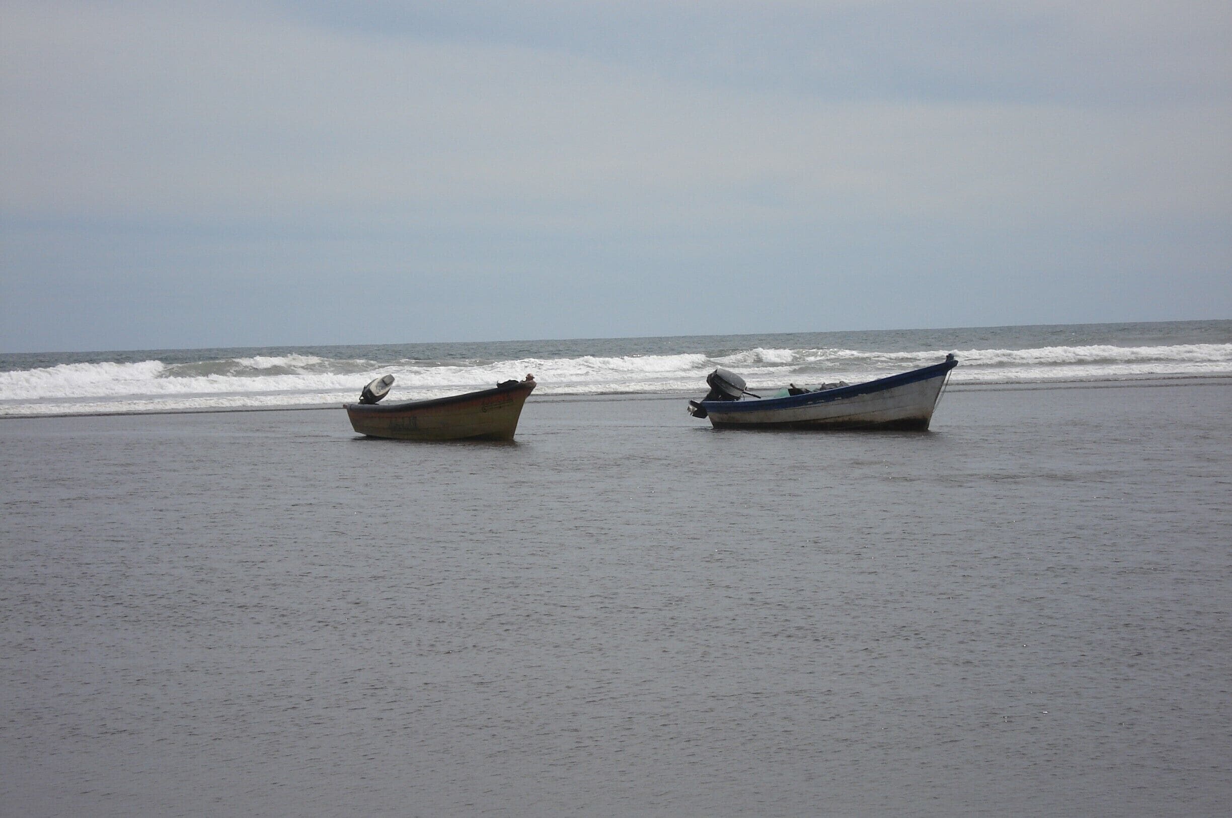Fishermen boats resting in the beach