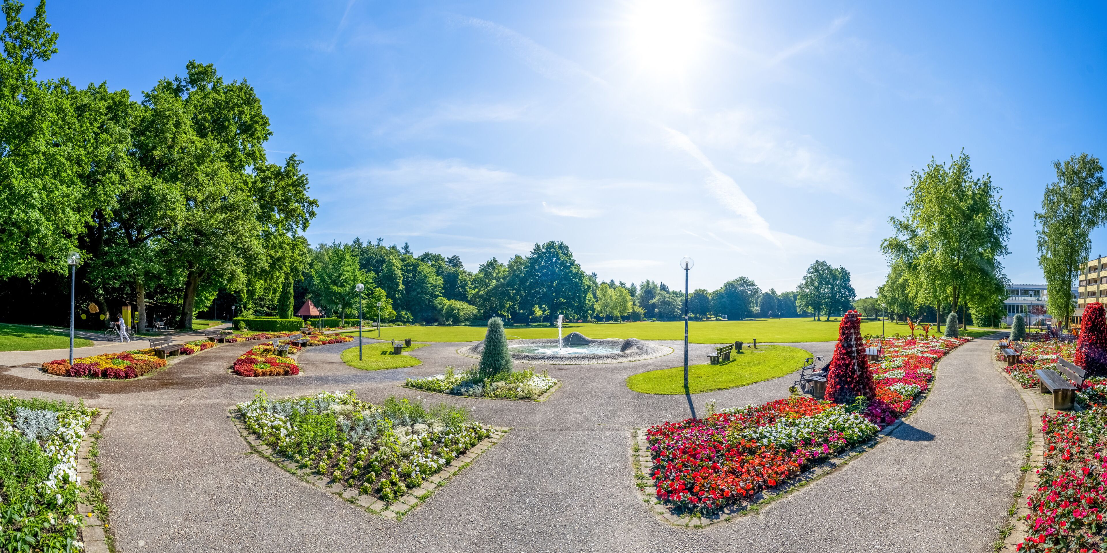 Öffentlicher Park, Bad Fuessing, Bayern, Deutschland 