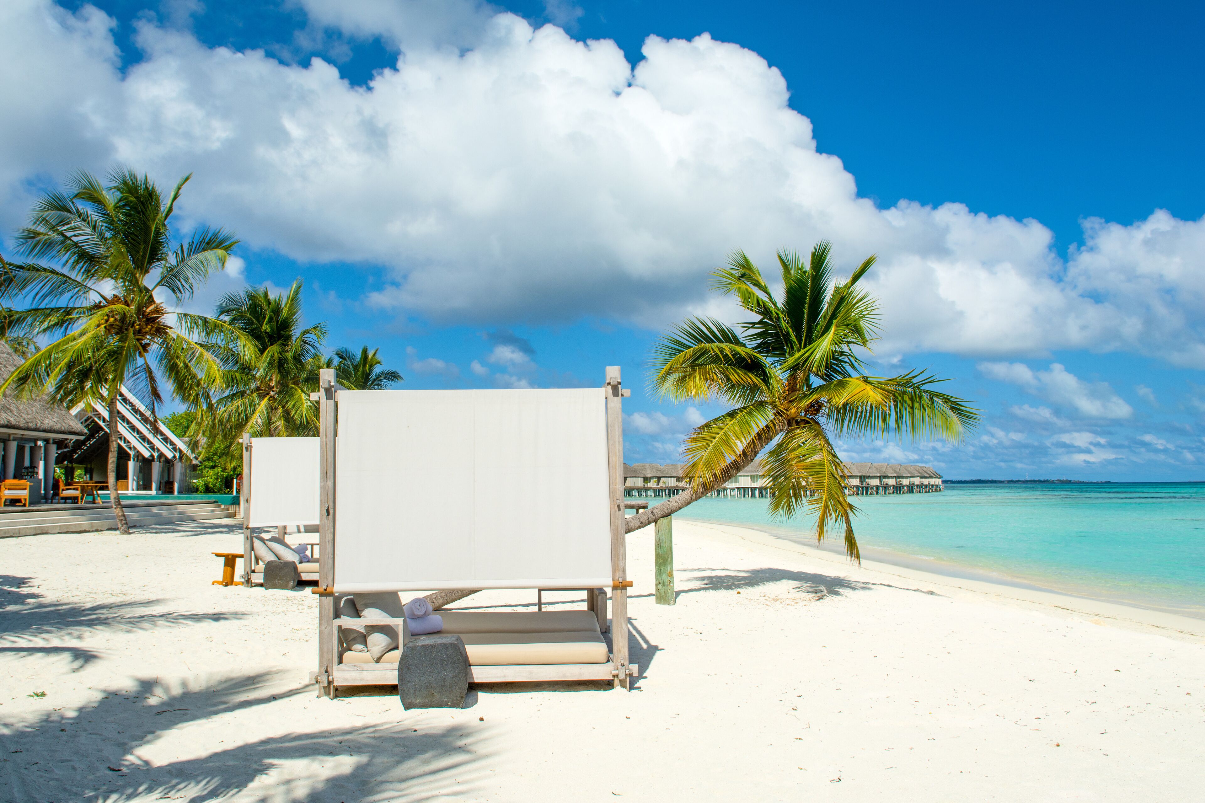 Dhidhoofinolhu Island