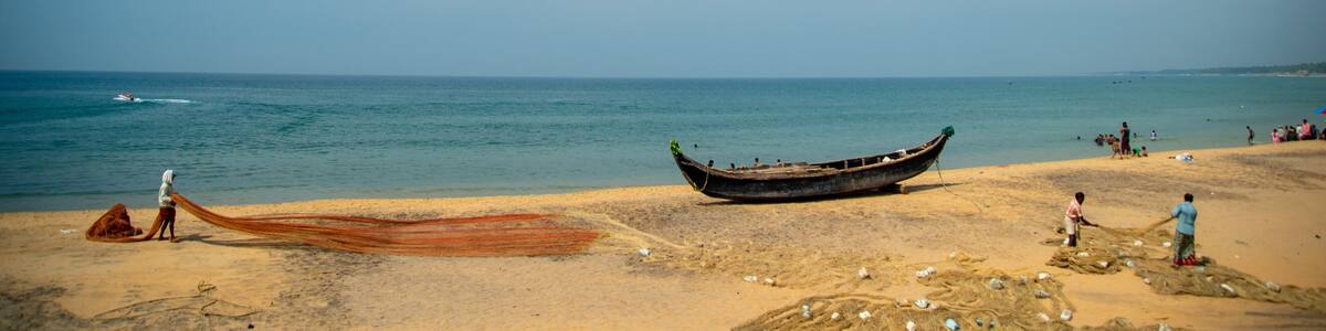 Kovalam showing a beach