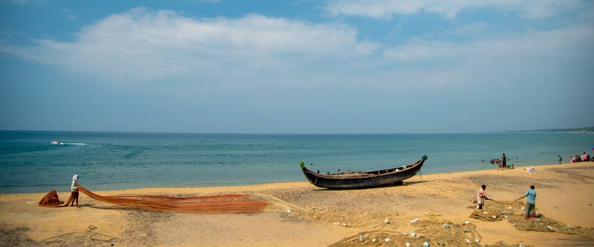 Kovalam showing a beach