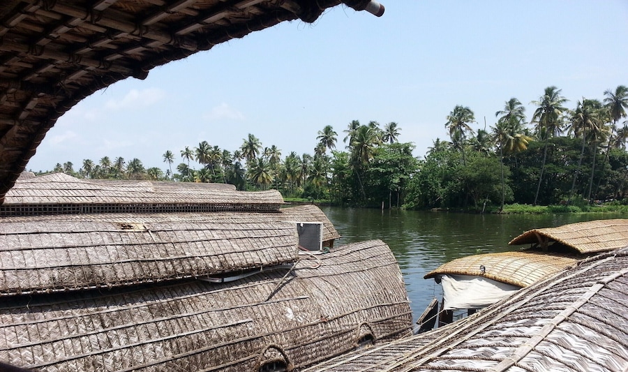 The serene beautiful backwaters of Alappuzha. Kerala and the floating Houseboats.
There can be nothing more idyllic that to spend a lazy day in the houseboat getting treated to beautiful sights and gorging on some fresh catch.