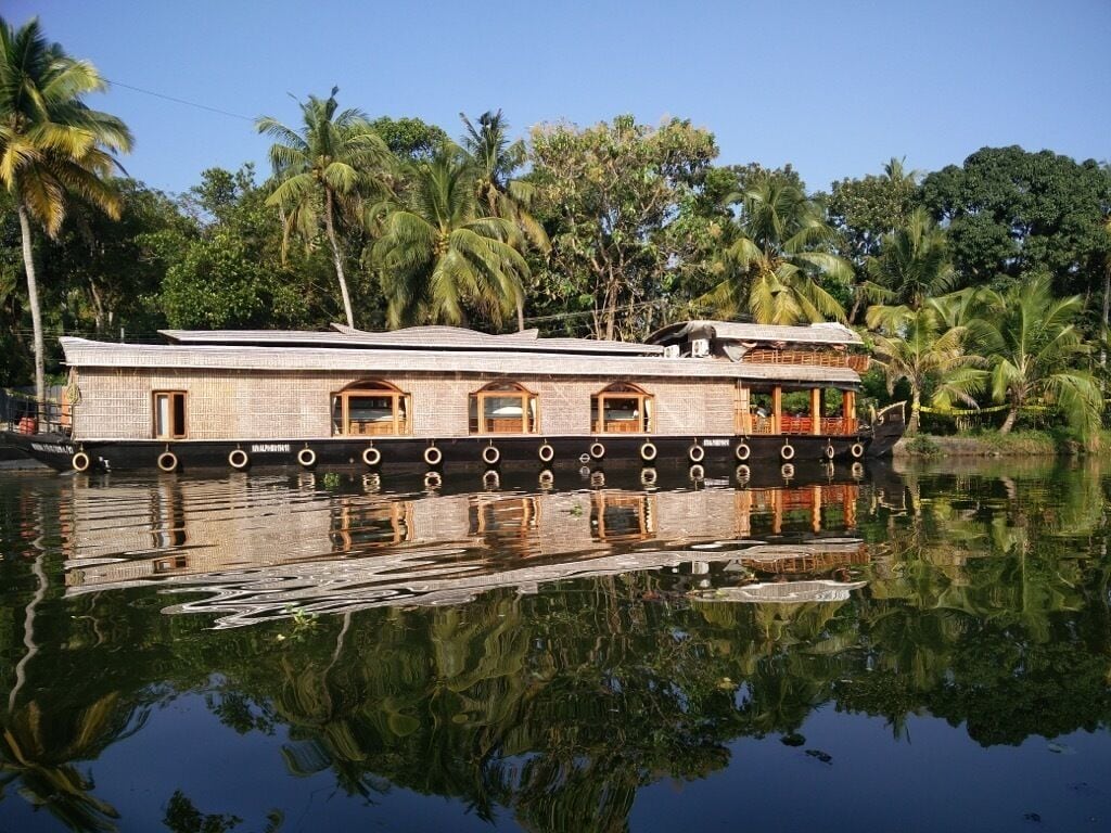 Every individual encompasses a story. A story of pain, joy, overriding emotions, staggering feelings and inexpressible happiness.

It's not the world that gives us these stories. They exist in all their wonder, within us.

We just have to find it.