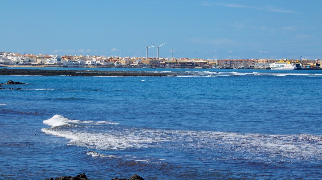 Corralejo som inkluderer kyst