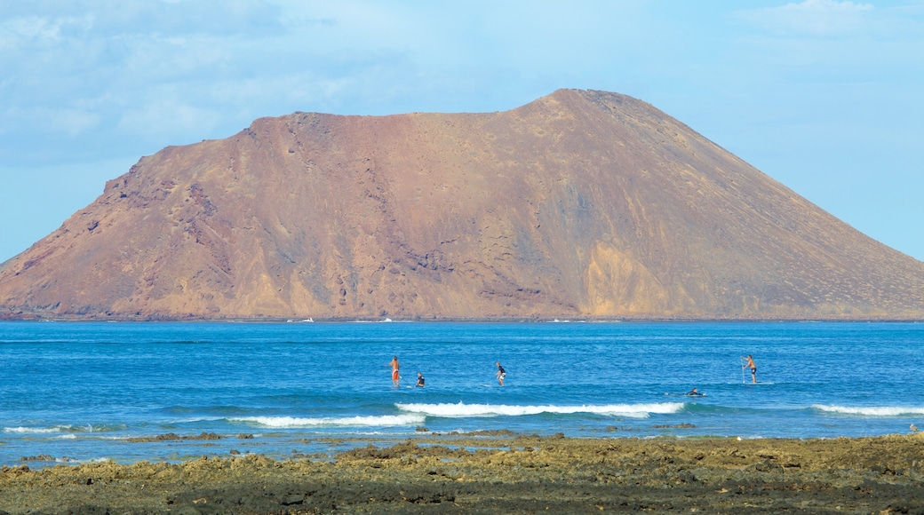 Corralejo fasiliteter samt svømming, fjell og kyst