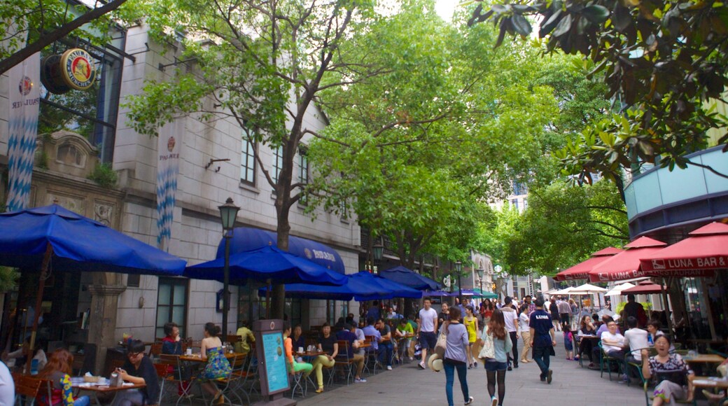 Xintiandi caracterizando cenas de rua, estilo de vida de cafeteria e jantar ao ar livre