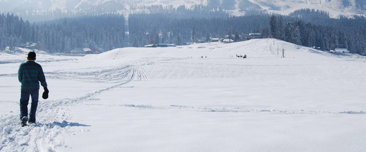 Either you can follow a snow track or make your own!
#Snow