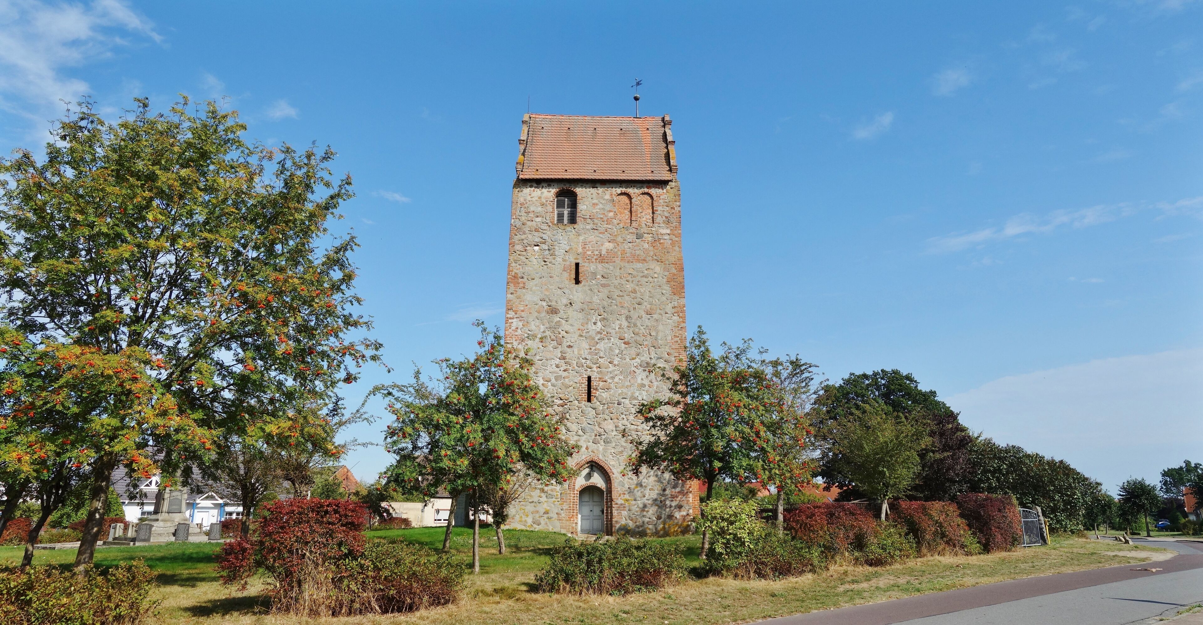 This is a picture of the Brandenburger Baudenkmal (cultural heritage monument) with the ID