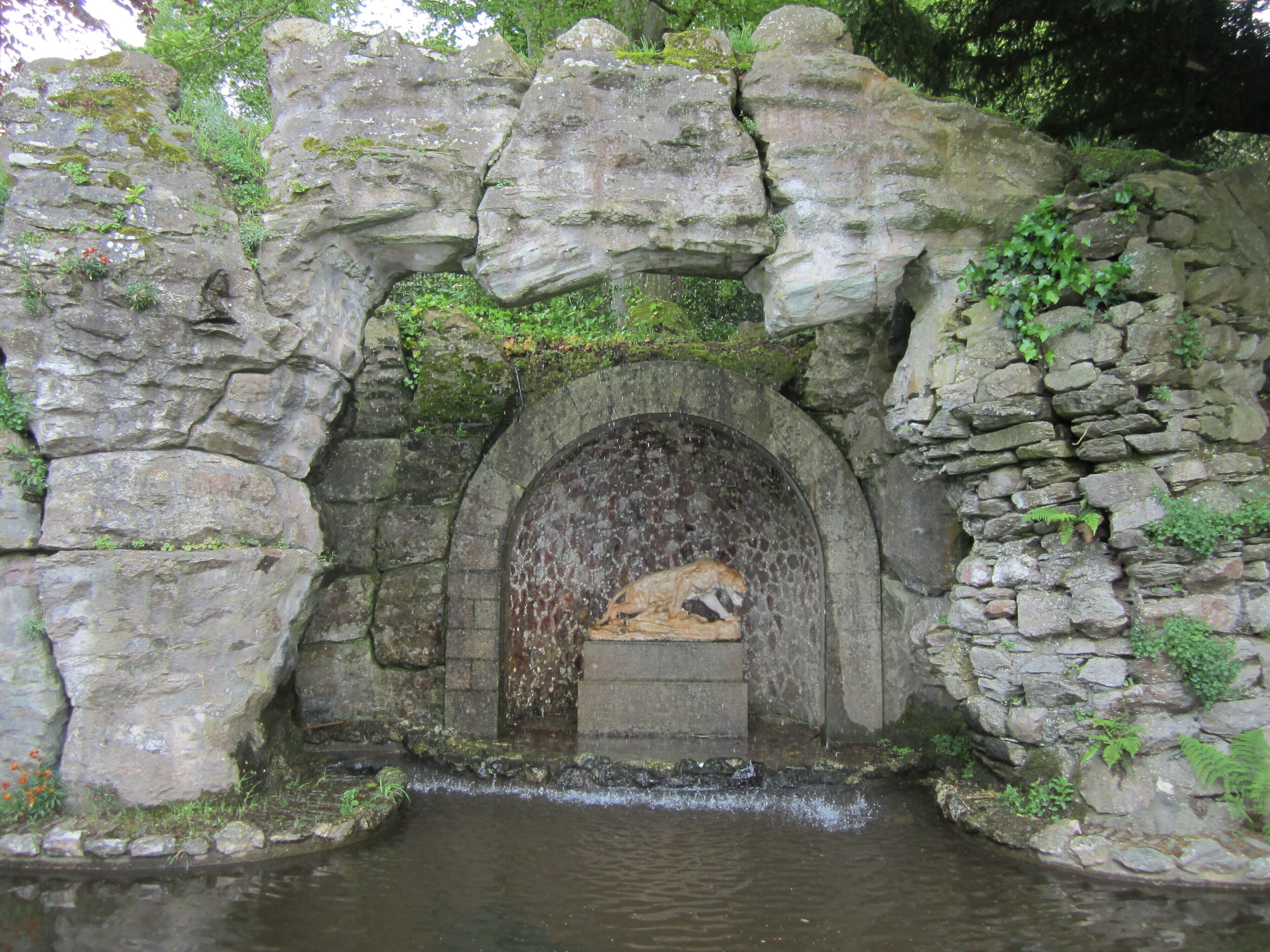 This building is indexed in the Base Mérimée, a database of architectural heritage maintained by the French Ministry of Culture, under the reference PA00110621 .