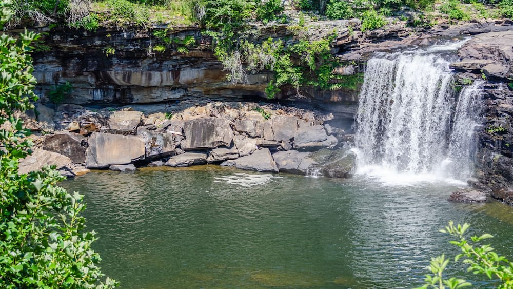 water flowing over Little River Falls in Little River Canyon National Preserve, Alabama, USA