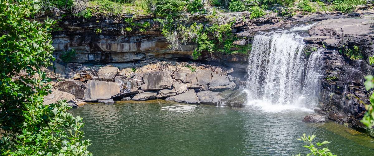 water flowing over Little River Falls in Little River Canyon National Preserve, Alabama, USA