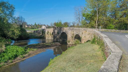 This building is inscrit au titre des Monuments Historiques. It is indexed in the Base Mérimée, a database of architectural heritage maintained by the French Ministry of Culture, under the reference PA00094073 .