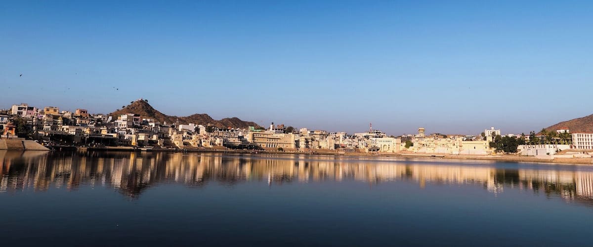 Pushkar lake, in the middle of the holy city of Pushkar, Ajmer, Rajasthan, India