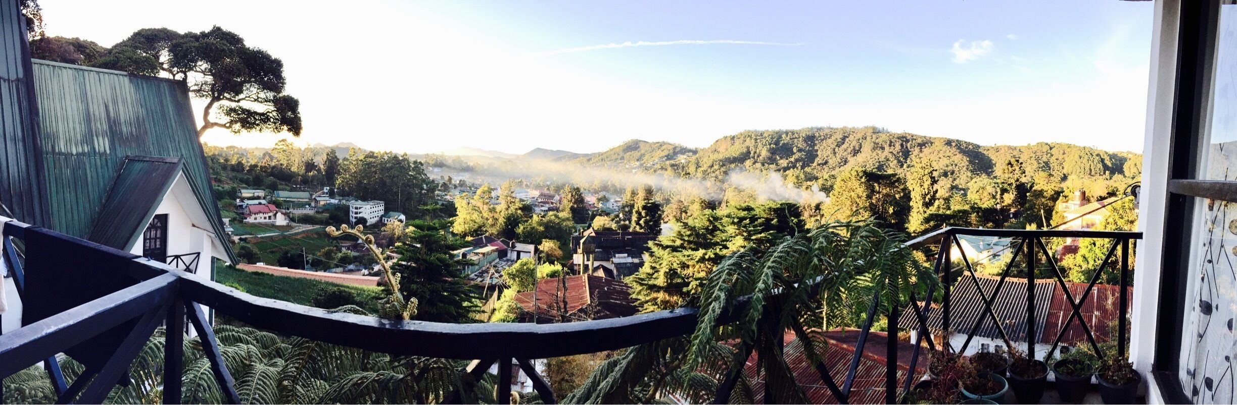 A little gem on a hill! Breathtaking views overlooking Nuwara Eliya, Sri Lanka 