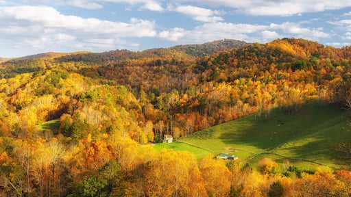 Back Country Road Farm near Valle Crucis in Autumn North Carolina