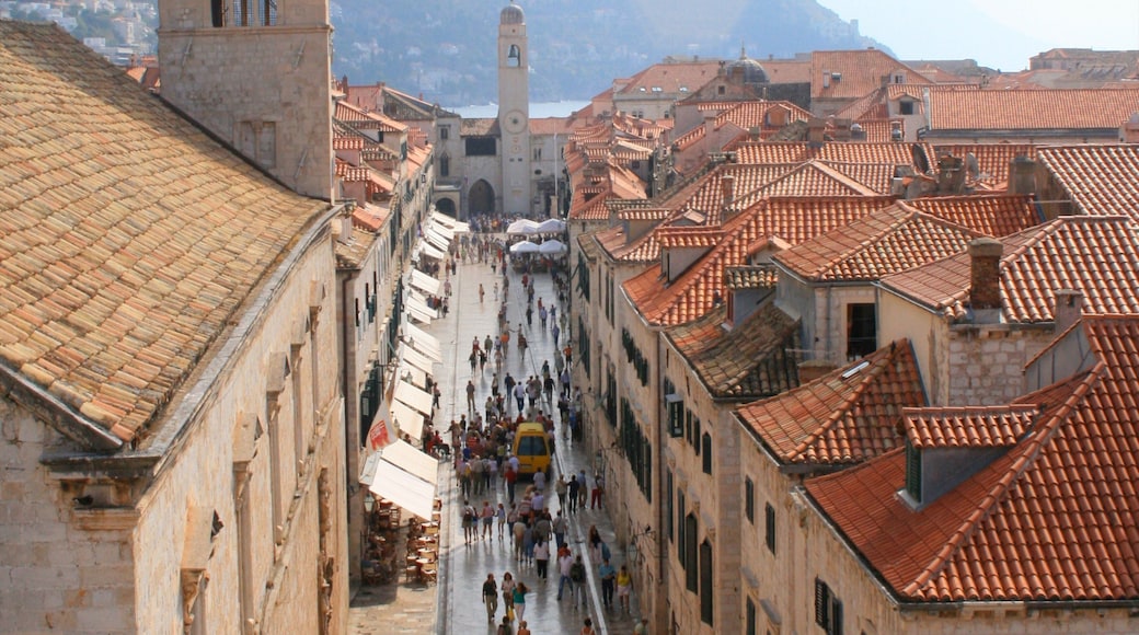 Croatia which includes a city, street scenes and heritage architecture