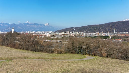 Plate-forme chimique de Pont-de-Claix vue de la colline du Rochefort à Claix