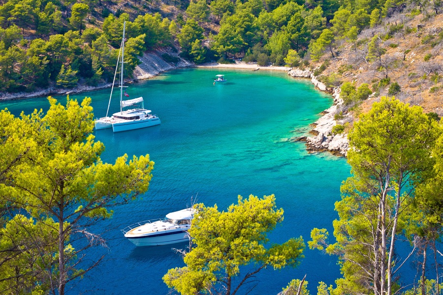Secret turquoise beach yachting and sailing, Island of Brac, Dalmatia, Croatia, Shutterstock ID 590772620, Purchase Order: -