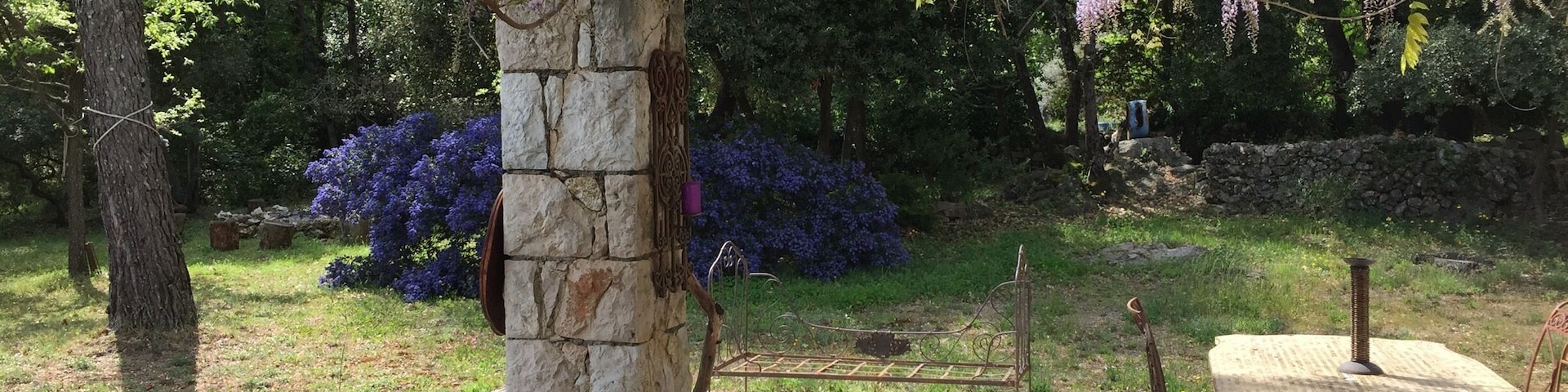 Magical Provence garden...