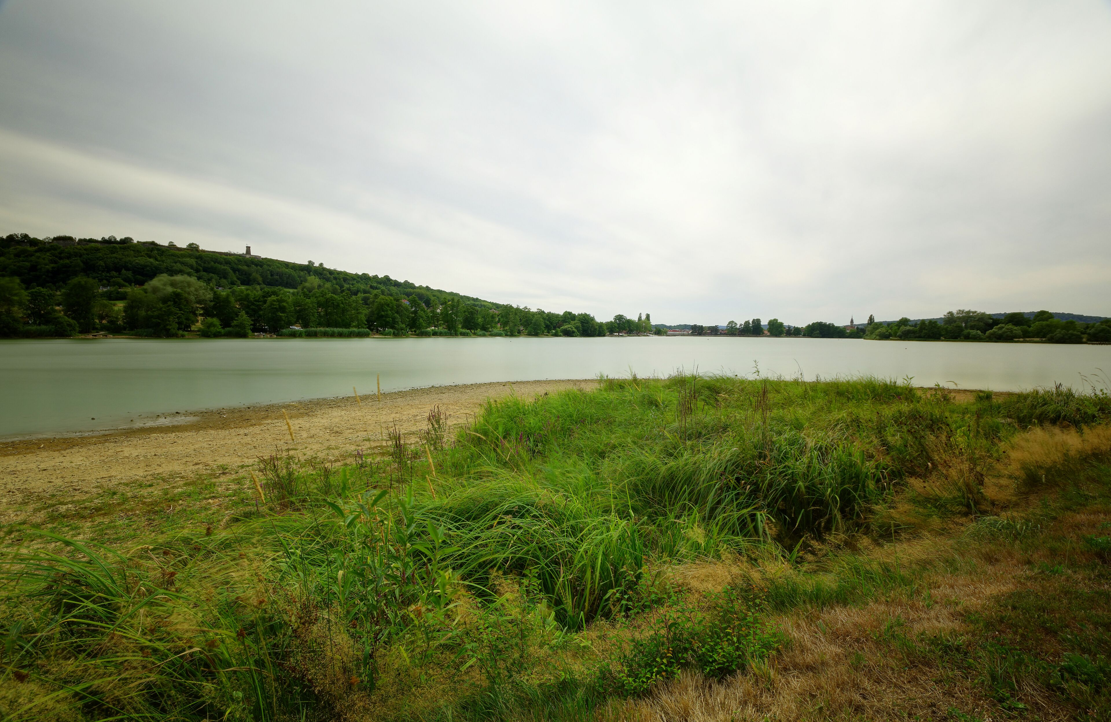 This file was uploaded with Commonist. L'étang des forges, à Offemont. Photo réalisée avec un filtre Hoya ND400 + Hoya ND8 + un filtre polarisant Hoya PRO1.