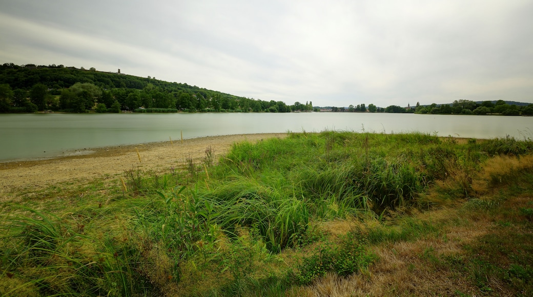 This file was uploaded with Commonist. L'étang des forges, à Offemont. Photo réalisée avec un filtre Hoya ND400 + Hoya ND8 + un filtre polarisant Hoya PRO1.