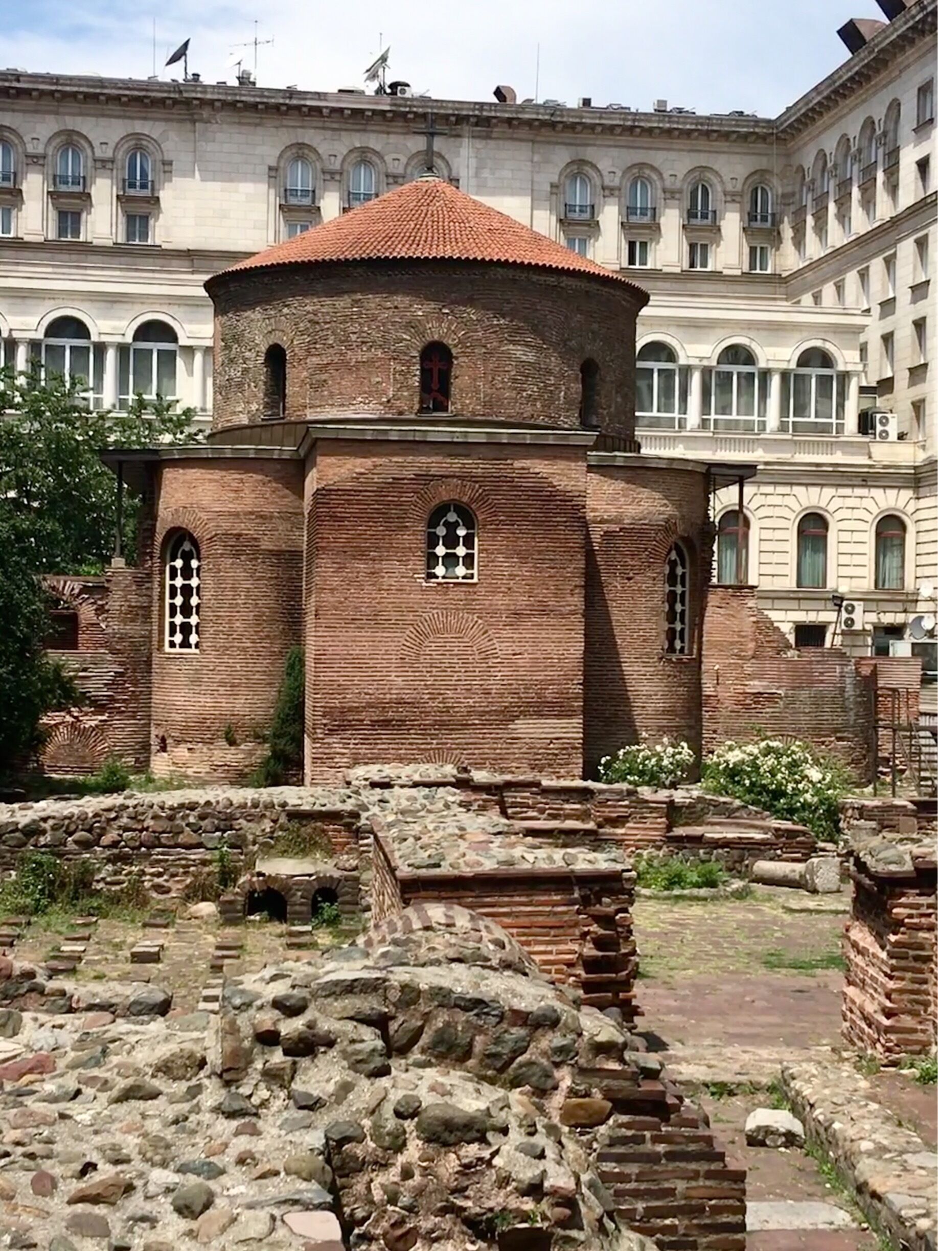 This is the St George church in Sofia, Bulgaria. Built by the Romans in the 4th century.