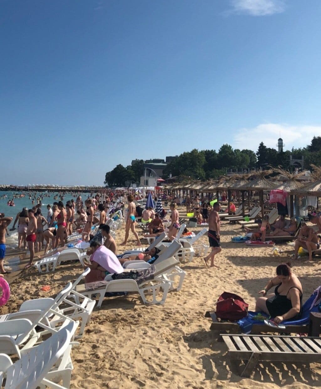 Golden Sands is a major seaside resort town on the northern Bulgarian Black Sea Coast, adjacent to a national park of the same name in the municipality of Varna.
#black_sea #coast #sun #golden_Sands đ§đŹ