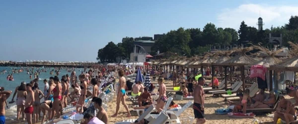 Golden Sands is a major seaside resort town on the northern Bulgarian Black Sea Coast, adjacent to a national park of the same name in the municipality of Varna.
#black_sea #coast #sun #golden_Sands đ§đŹ