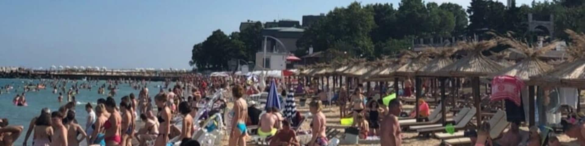 Golden Sands is a major seaside resort town on the northern Bulgarian Black Sea Coast, adjacent to a national park of the same name in the municipality of Varna.
#black_sea #coast #sun #golden_Sands 🇧🇬