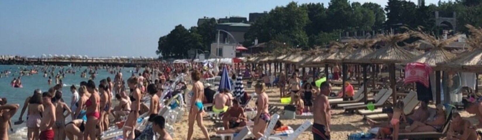 Golden Sands is a major seaside resort town on the northern Bulgarian Black Sea Coast, adjacent to a national park of the same name in the municipality of Varna. 
#black_sea #coast #sun #golden_Sands 🇧🇬