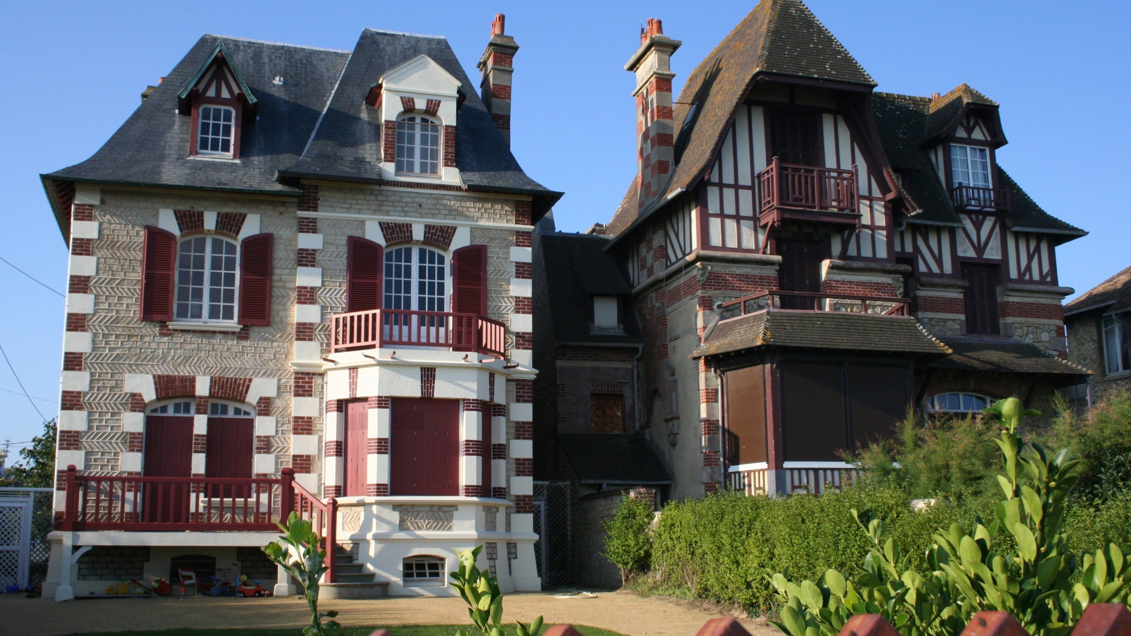 Calvados featuring heritage elements and a house