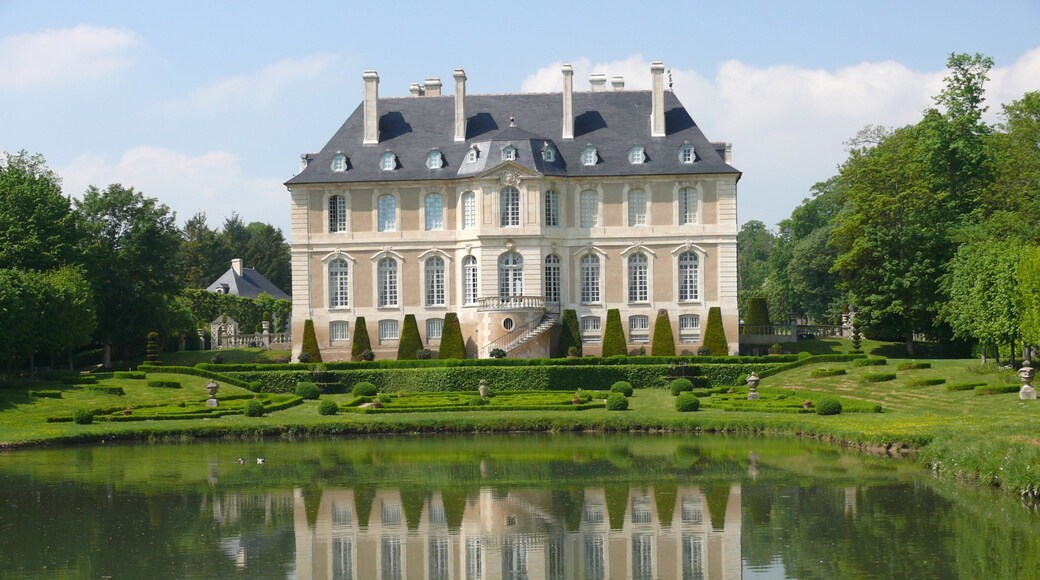 Calvados which includes heritage architecture, a garden and a castle
