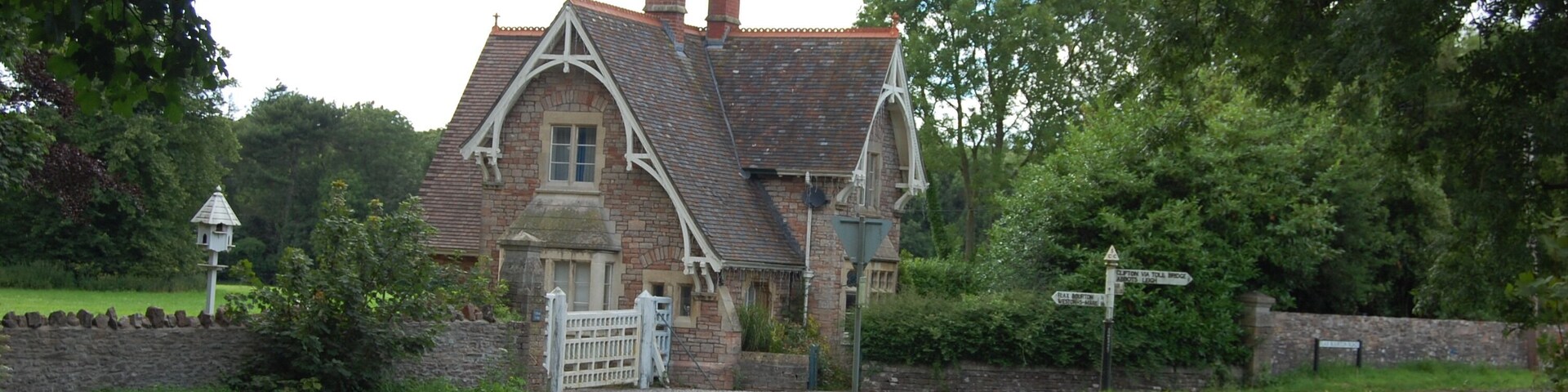Clifton Lodge With Gates And Gatepiers To South-East Wikidata has entry Q26314538 with data related to this item.