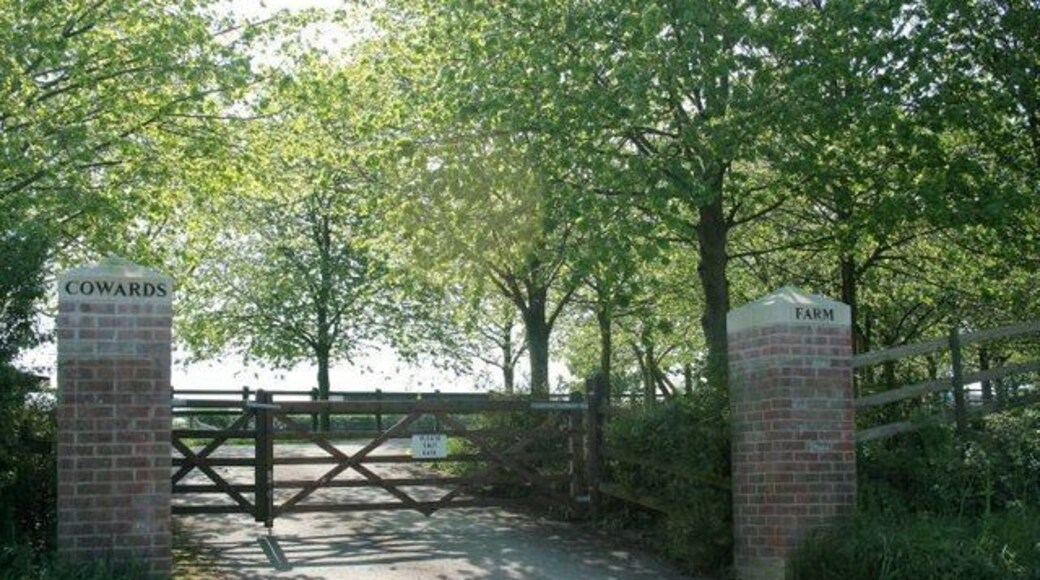 Cowards Farm An entrance the great entertainer himself would have been proud of.