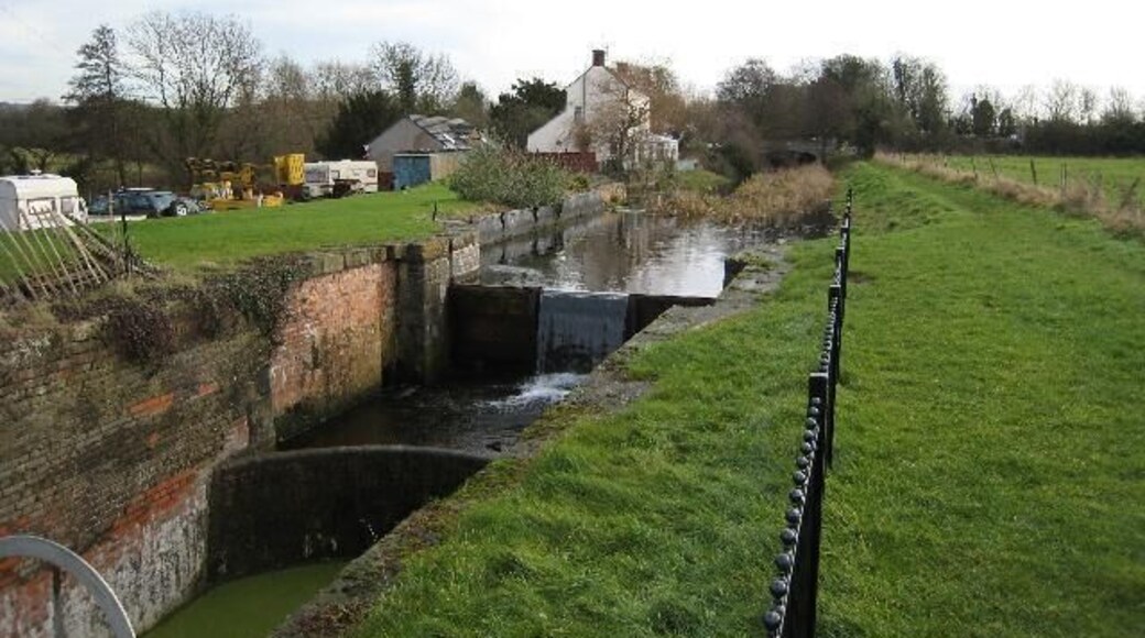 Dock Lock A snappily named lock, presumably due to the adjacent dry dock and the Canal Company's yard on the offside.