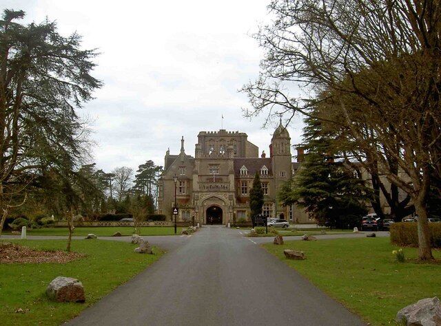 Welcome to the Tortworth Court Hotel Near to Leyhill prison and the M5 motorway. http://tortworth-court-hotel.four-pillars.co.uk/