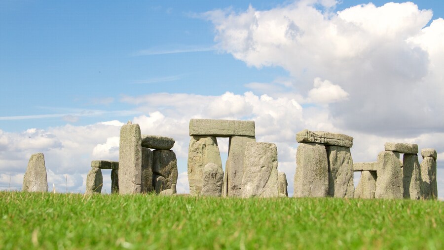 Stonehenge showing heritage elements and a monument