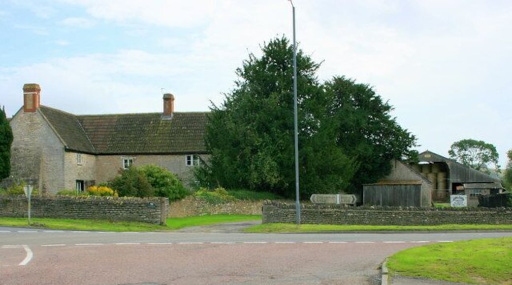 Pool Farm, Wick The A420 passes the door, Bath Road turns off to the left and goes over Lansdown. They do Bed & Breakfast http://www.yell.com/ucs/UcsSearchAction.do?keywords=bed+%26+breakfasts&location=Cotswolds&searchType=relatedlocation