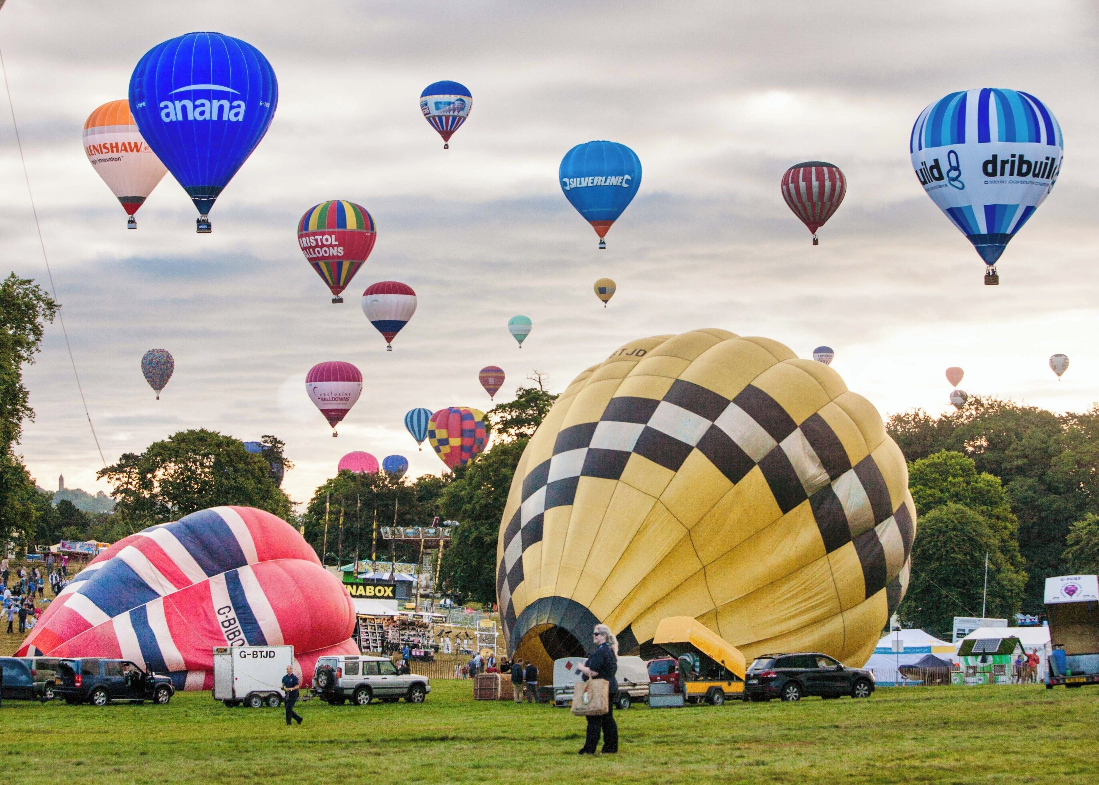 Get here early to see the balloons setting up