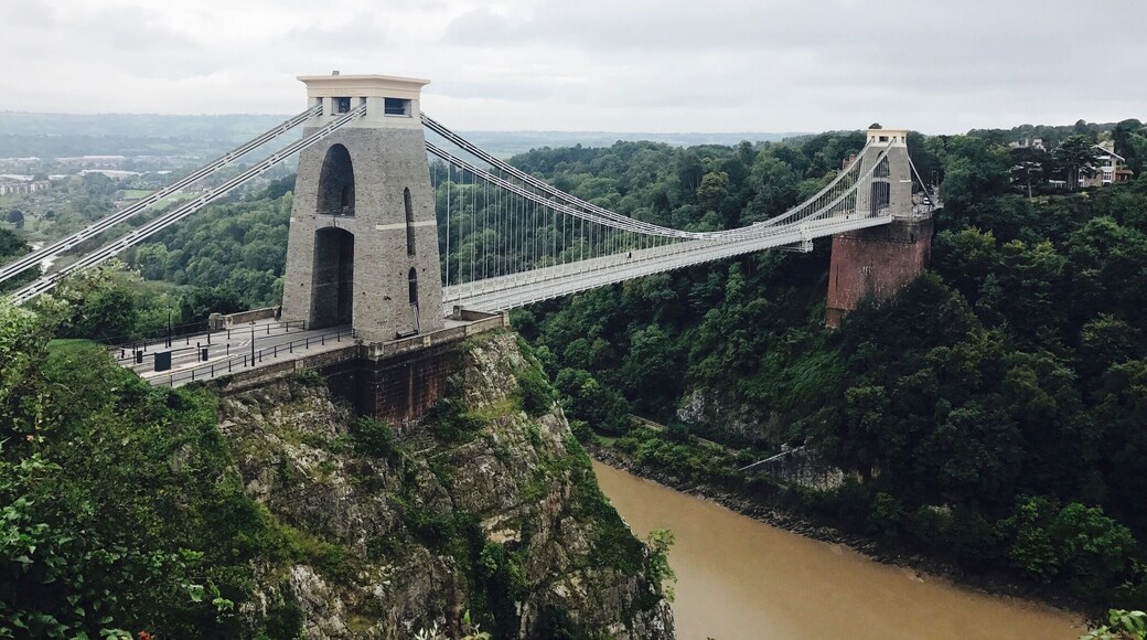 On my road trip today and passed by this stunning bridge in Bristol.