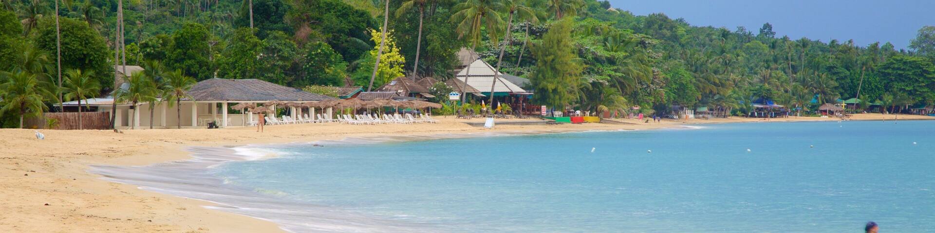 Lamai Beach showing a bay or harbor