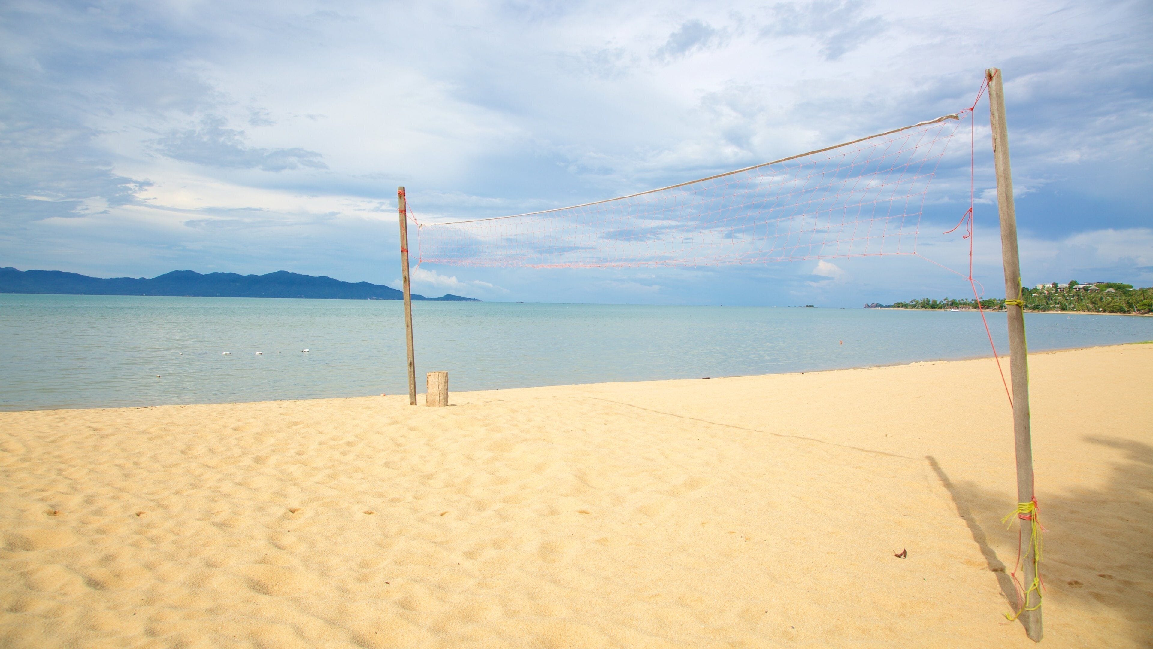 Mae Nam featuring a sandy beach