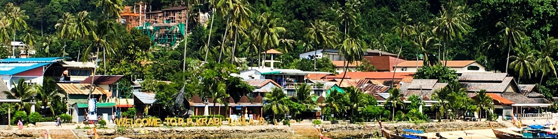Phi phi pier vue from the boat
