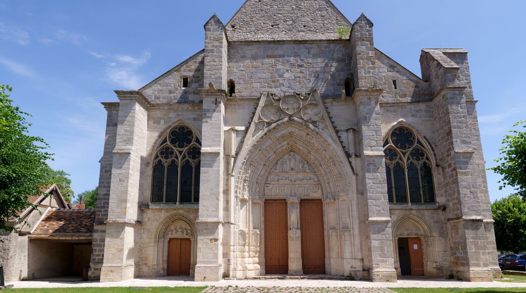 Saint-Sulpice church in the Saint-Sulpice-de-Favières village. Ile-de-France region